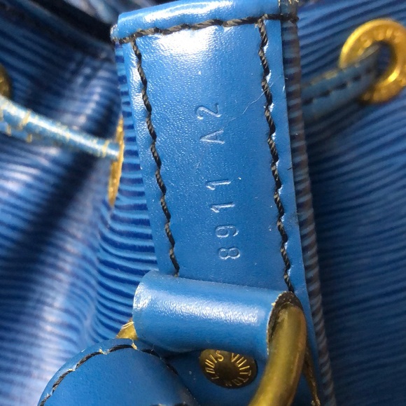 LOUIS VUITTON Petite Noe Toledo Blue Epi Leather Drawstring Bucket Bag AUTHENTIC - Picture 12 of 17
